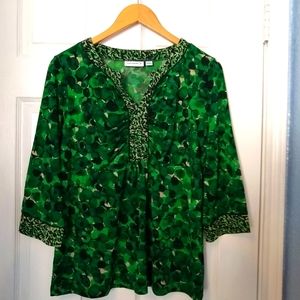 Green abstract Susan Graver M 3/4 sleeve blouse